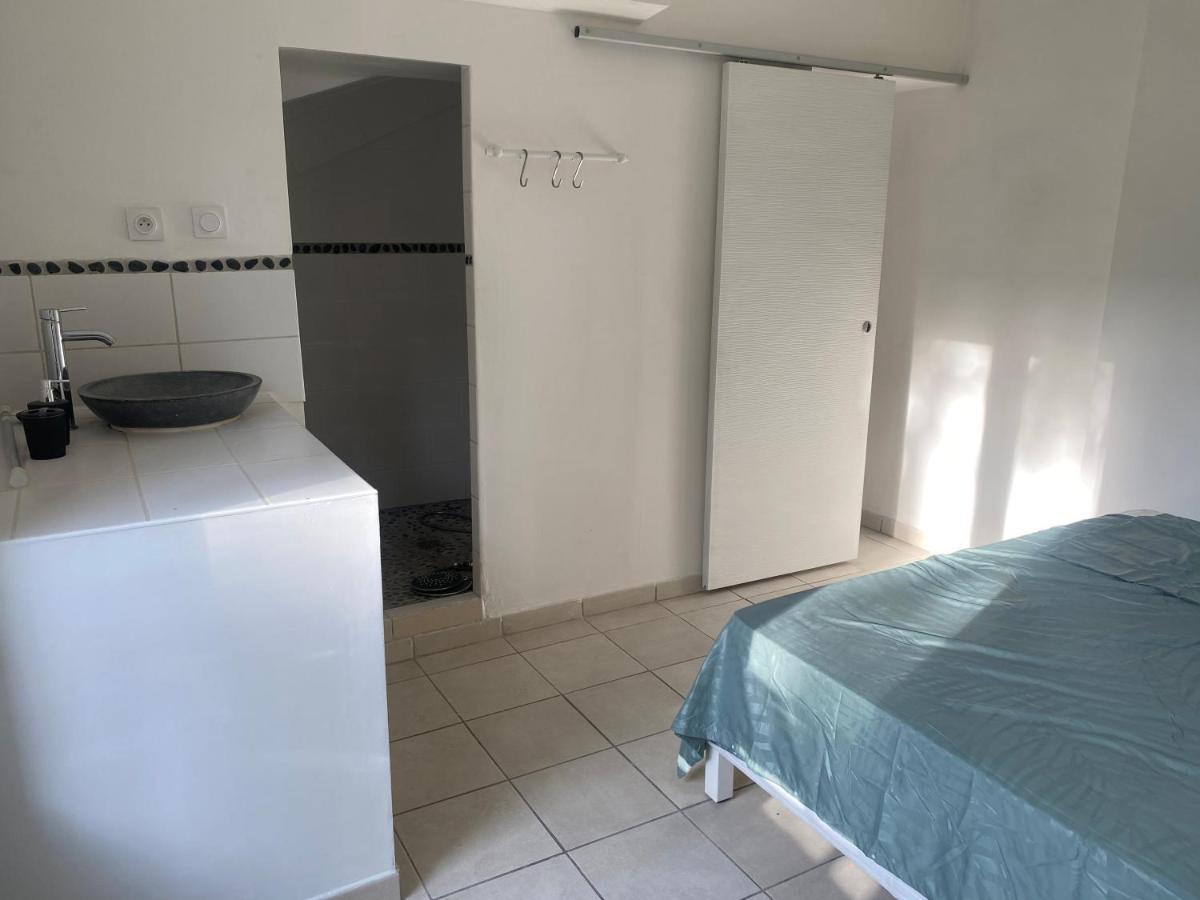 Rez De Jardin Cote Mer Apartment
